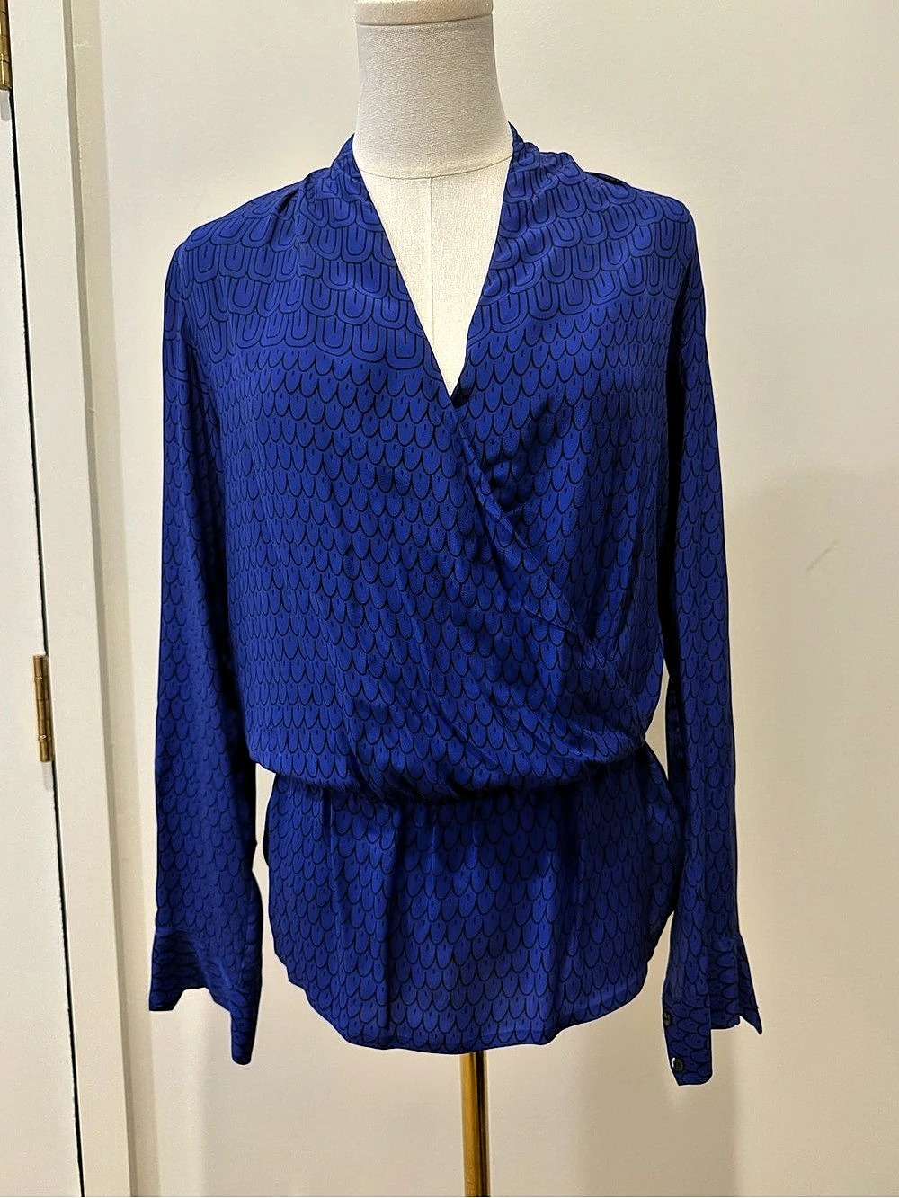 Pippa Blue Black Geometric 100% Silk Wrap Blouse Size 4
